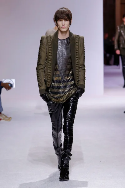 Look 1